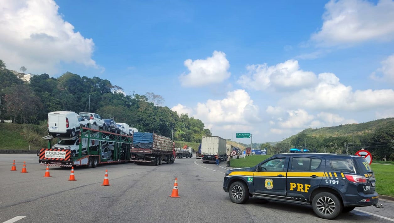 PRF inicia operação de fiscalização de peso e dimensões em veículos de carga no RJ