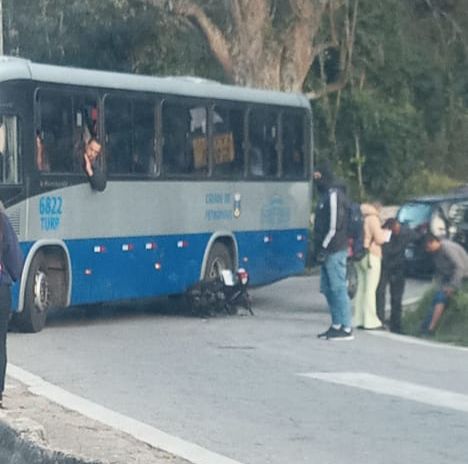 Motociclista fica ferido após colisão envolvendo ônibus, em Araras