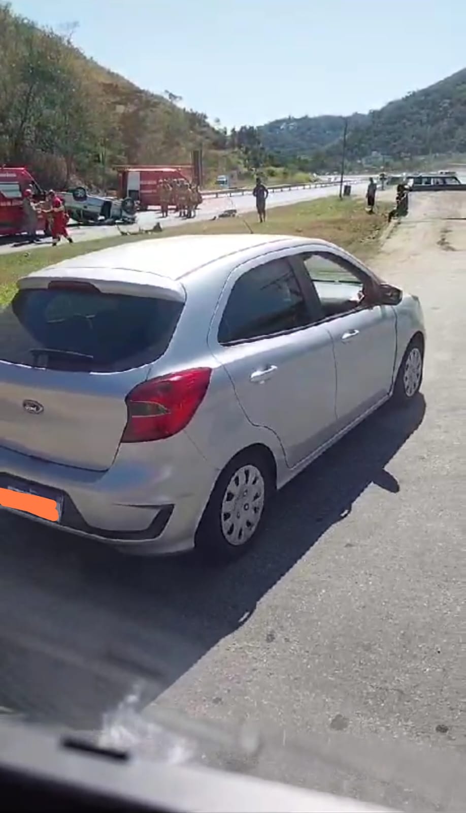 Motorista capota com carro na BR-040