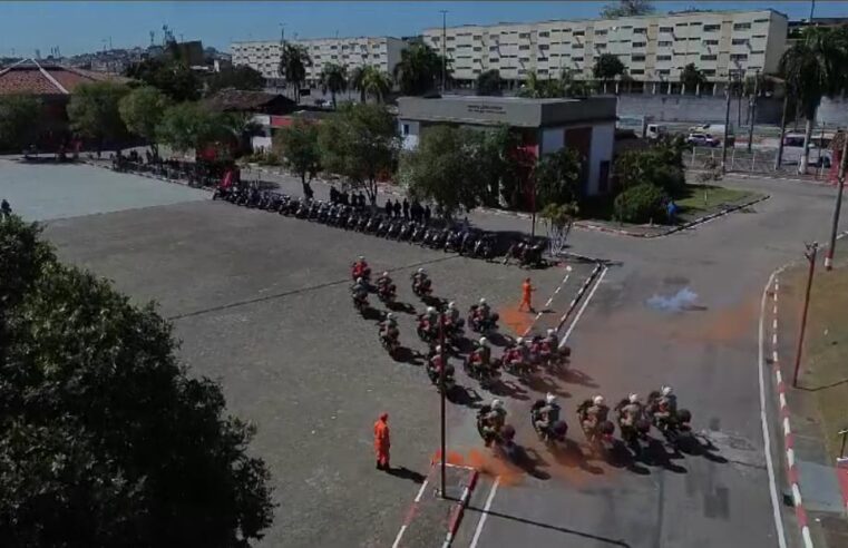 Corpo de Bombeiros do Rio forma turma de militares motociclistas