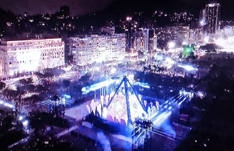 Alok faz show para multidão em Copacabana com fogos e clima de Réveillon