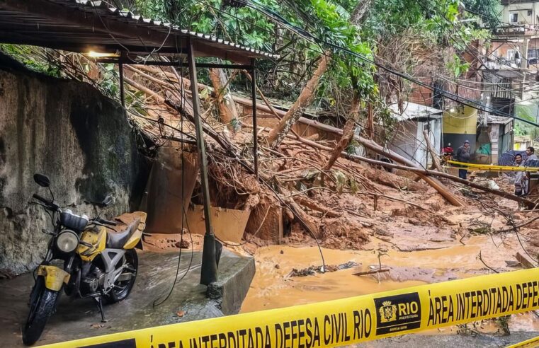 Chuva provoca deslizamentos e Rio permanece em estágio de mobilização