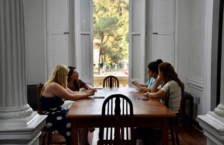 Grupo de trabalho para construir políticas públicas para mulheres vítimas de violência doméstica é criado em Petrópolis