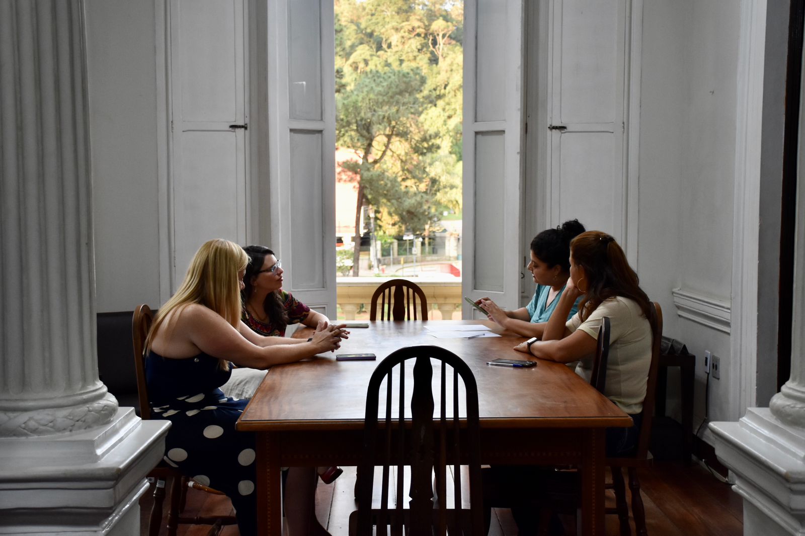 Grupo de trabalho para construir políticas públicas para mulheres vítimas de violência doméstica é criado em Petrópolis