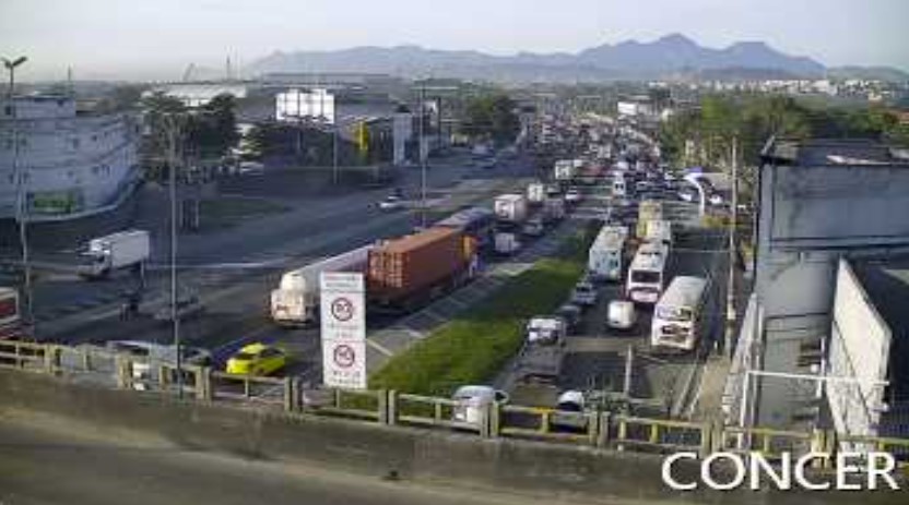 Acidentes deixam trânsito lento em direção ao Rio de Janeiro