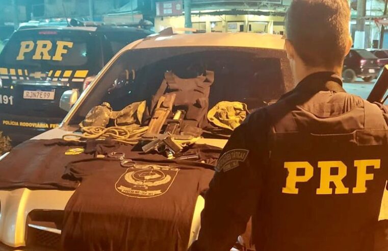 Arma de fogo e outros materiais são apreendidos em Duque de Caxias-RJ