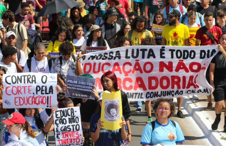 Estudantes se mobilizam em Brasília por melhores condições na educação