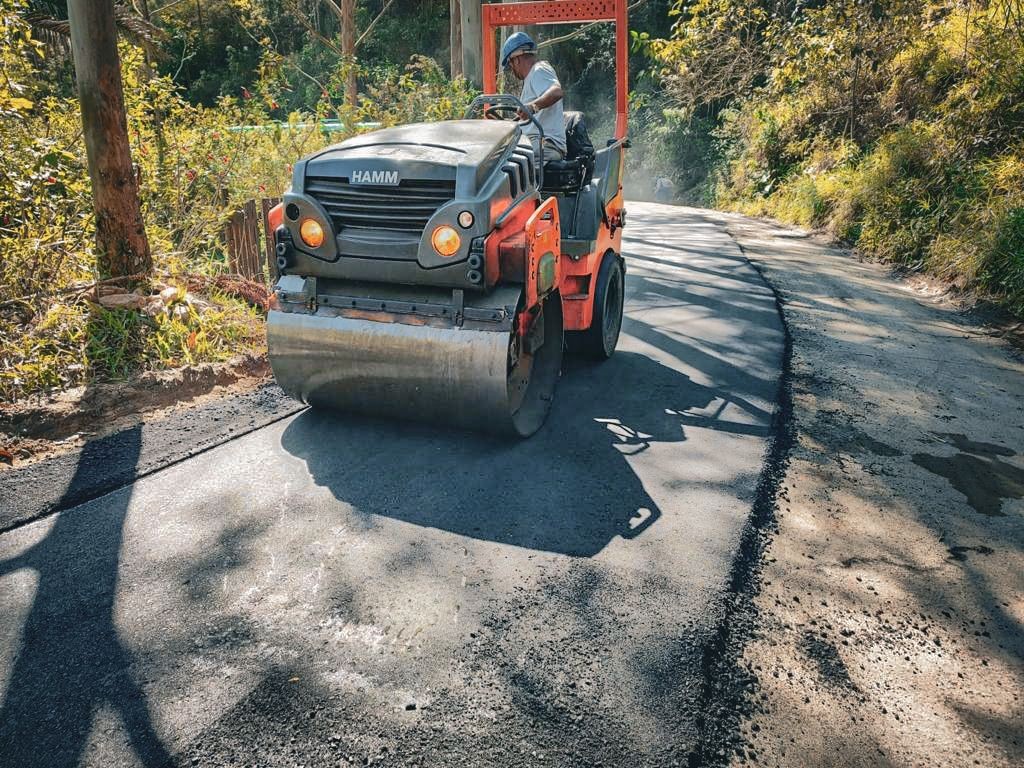 Prefeitura de Nova Friburgo inicia asfaltamento de Rio Bonito, no 5º Distrito