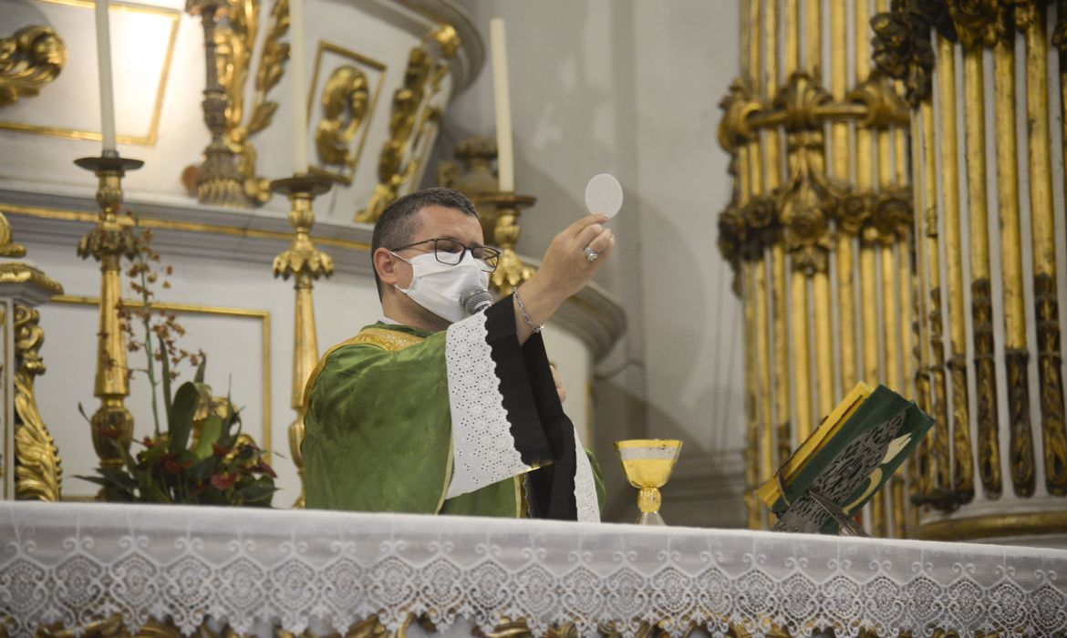 Projeto de lei aprovado na Câmara Municipal reconhece atividades religiosas como essenciais em tempos de crise