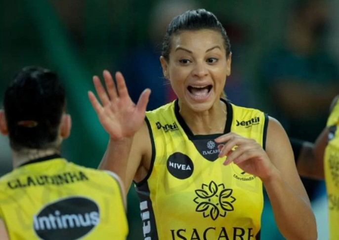 Morre Walewska, campeã olímpica com a seleção de vôlei, aos 43 anos