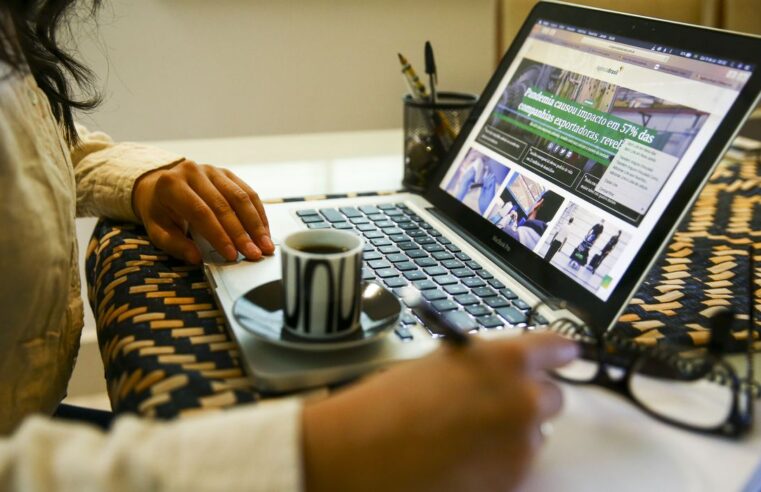 Quase metade das empresas industriais adotou o teletrabalho em 2022