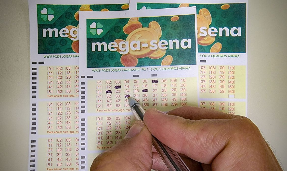 Nenhuma aposta acerta a Mega-Sena e prêmio vai para R$ 12 milhões