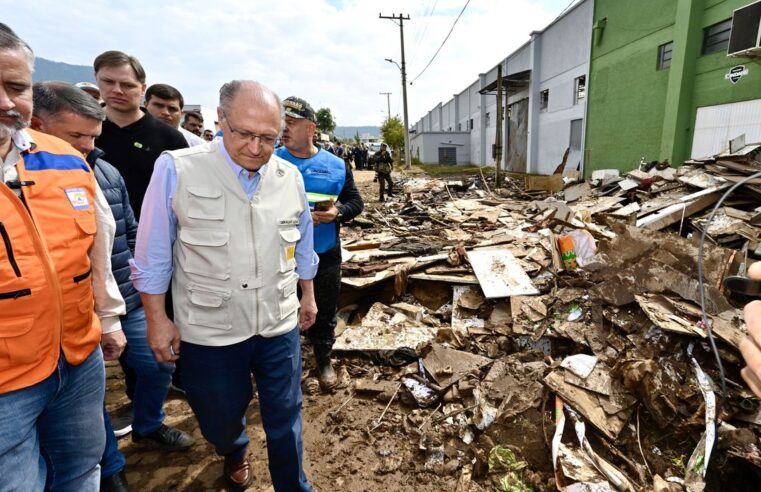 Alckmin anuncia R$ 741 milhões para cidades do RS afetadas por ciclone