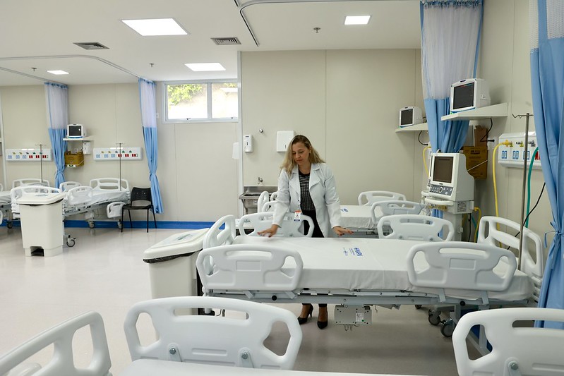 Centro de Traumatologia do hospital Adão Pereira Nunes e praça em homenagem ao Zeca Pagodinho são inaugurados em Duque de Caxias