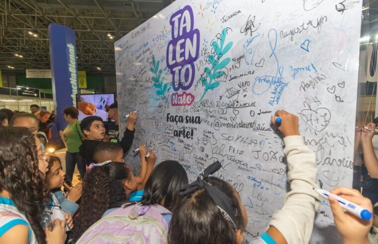 20 mil alunos de todo o estado celebraram a literatura na Bienal do Livro 