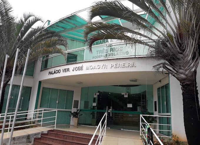 Câmara de Três Rios debate implementação do piso da enfermagem