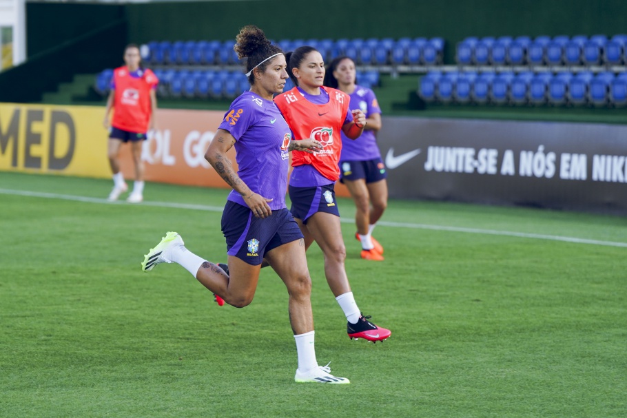 Cristiane retorna para seleção feminina de futebol