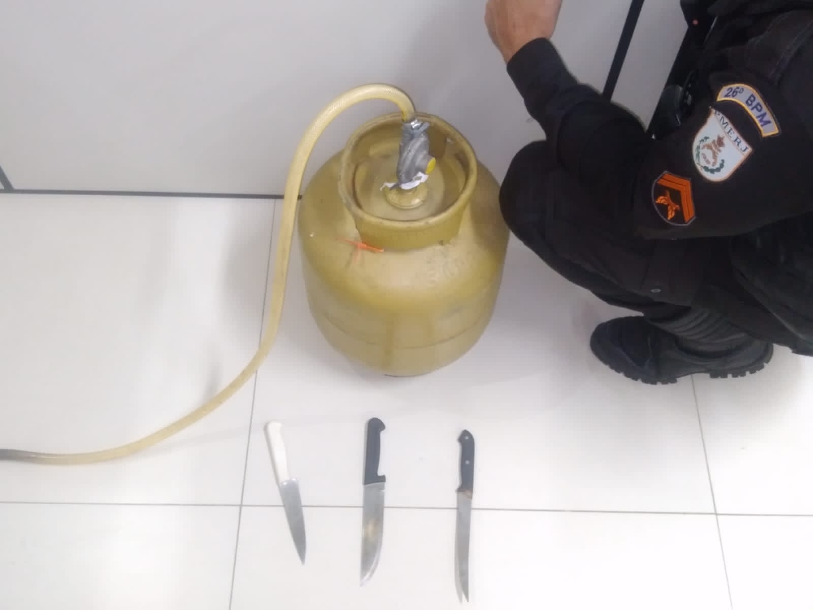 Homem em surto é preso em Petrópolis
