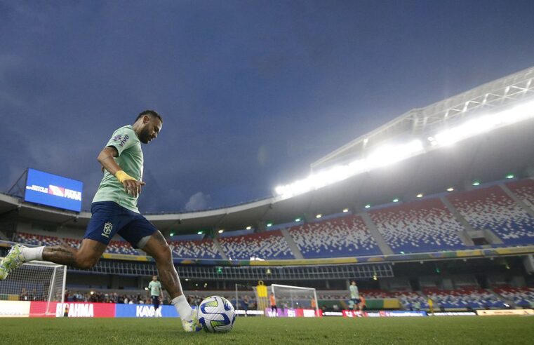 De técnico novo, seleção estreia nas Eliminatórias para a Copa de 2026
