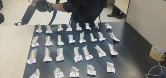 Operação policial no Retiro resulta na apreensão de drogas e na condução de duas pessoas para a delegacia