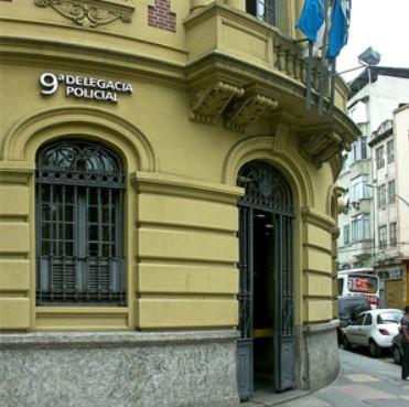 Policiais do Segurança Presente e da 9ª DP (Catete), prenderam acusado de exploração sexual de menores