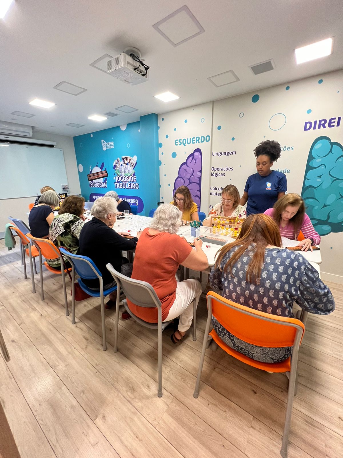 Dia da Pessoa Idosa: exercícios cerebrais e convivência em grupo contribuem para o envelhecimento ativo em Petrópolis