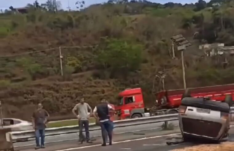 Carro capota na BR-040 na manhã desta sexta-feira
