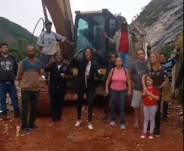 Moradores do Morro da Oficina realizam manifestação nesta sexta-feira