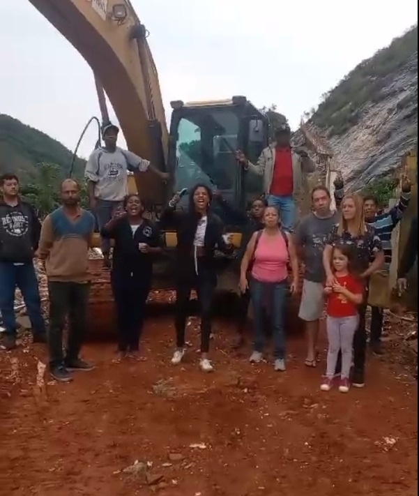 Moradores do Morro da Oficina realizam manifestação nesta sexta-feira