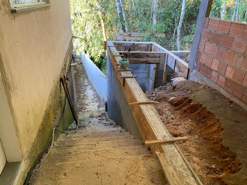 Polícia Ambiental encontra construção irregular em Petrópolis com auxílio de denúncia