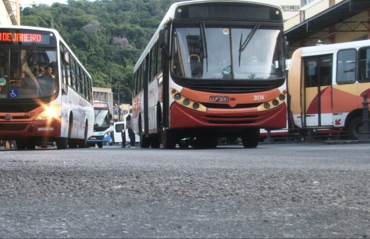 Ônibus da Petro Ita quebra no Terminal do Centro e interdita plataforma