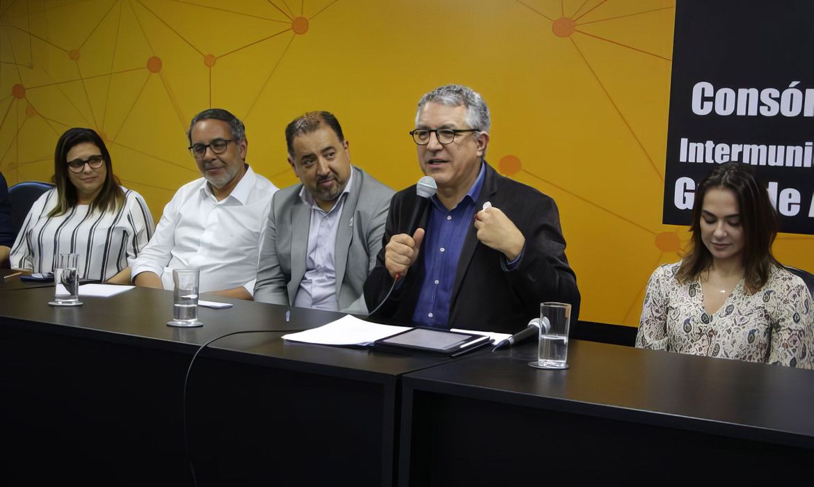 Padilha se reúne com prefeitos do Consórcio ABC em São Paulo