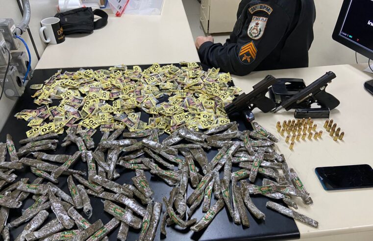 Polícia Militar do 26º BPM prende suspeito de tráfico e apreende armas, munições e drogas em Petrópolis