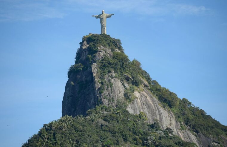 Cristo Redentor completa 92 anos com festa e missa