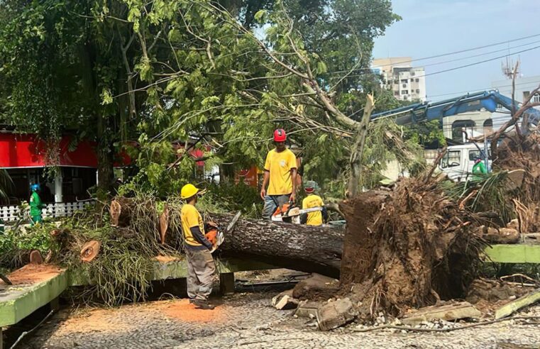 Chuvas fortes causam estragos em Niterói e Maricá