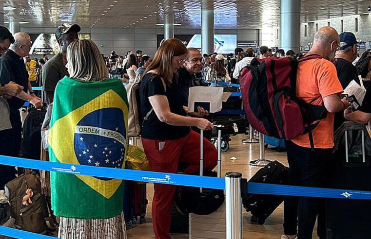 Quinto voo de repatriação chega trazendo 215 brasileiros de Israel