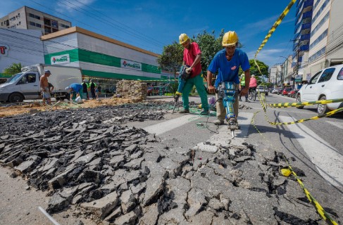 Prefeitura de Teresópolis constrói faixa elevada de pedestres em trecho da Reta