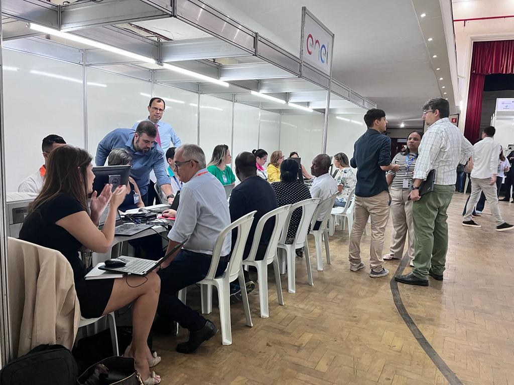 Feirão Limpa Nome: 220 pessoas negociam suas dívidas no primeiro dia de evento com descontos de até 98%