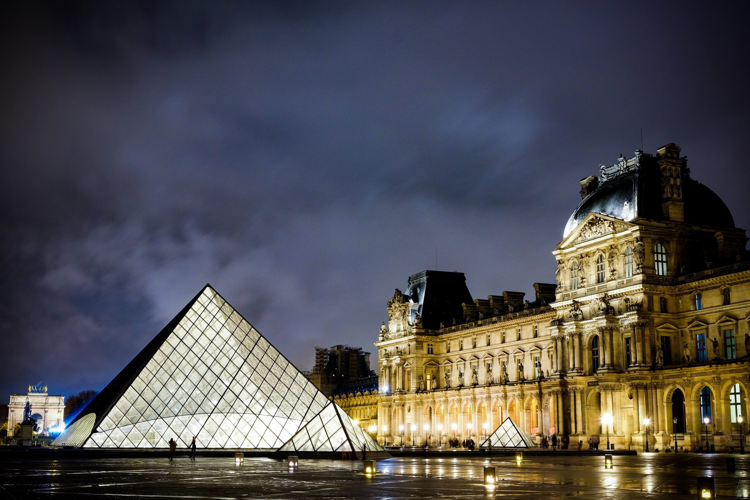 Museu do Louvre já fechou antes durante guerra e quadros foram guardados