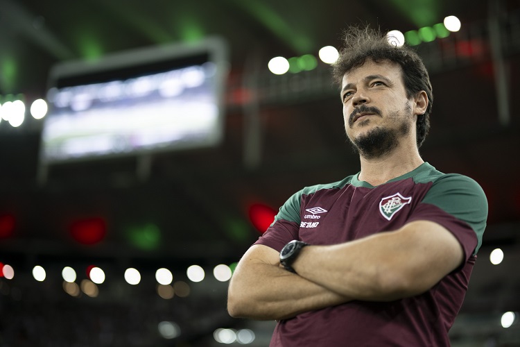 Cano e Kennedy encantam com golaços, Fluminense vence e rebaixa o Coritiba