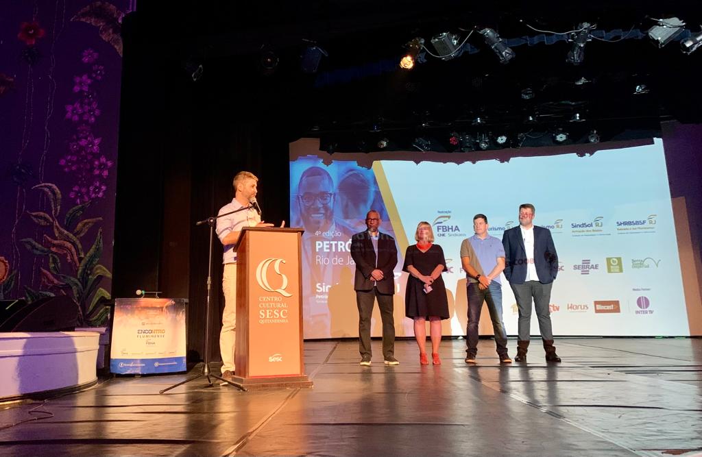 Empresários do setor de hospedagem e alimentação de Petrópolis se reúnem em evento para integração do turismo regional