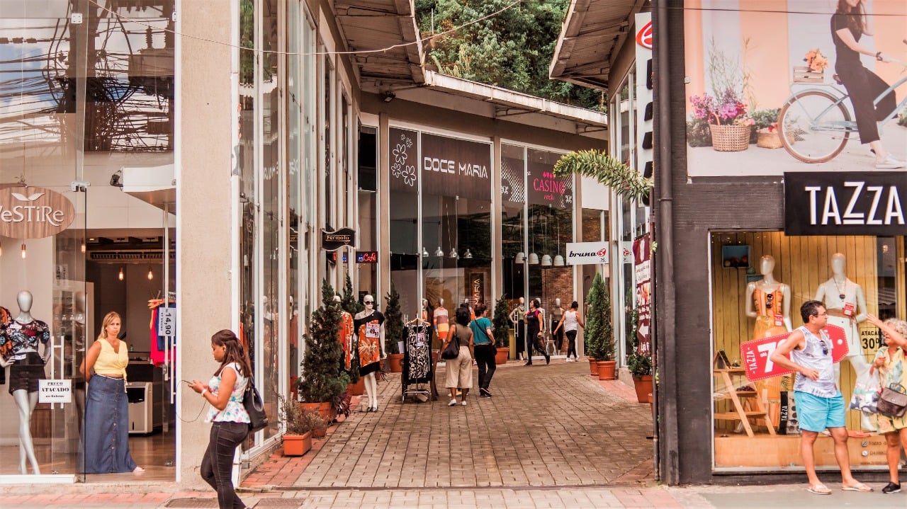 Vagas temporárias de final de ano tem melhor expectativa em 10 anos e 3 mil postos devem ser abertos em Petrópolis