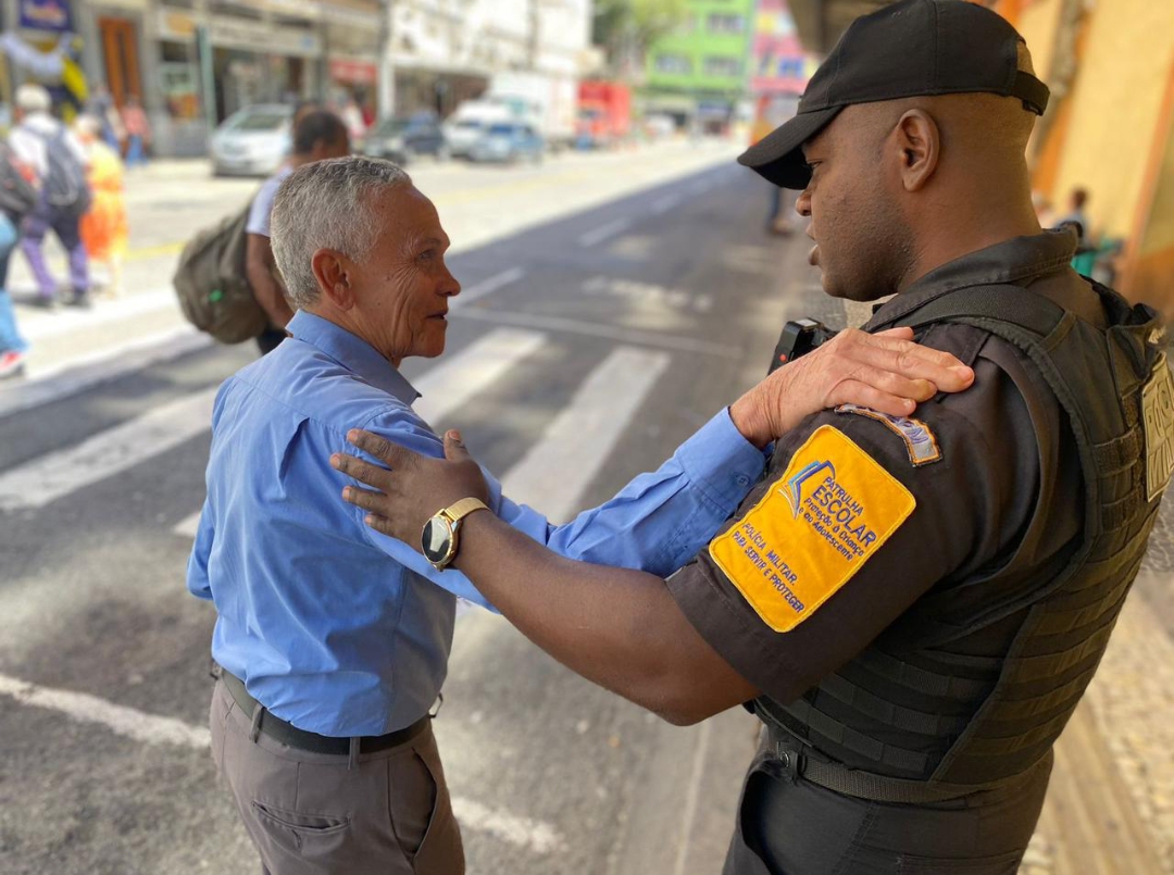 Batalhão de Polícia Militar de Petrópolis promove arrastão do bem
