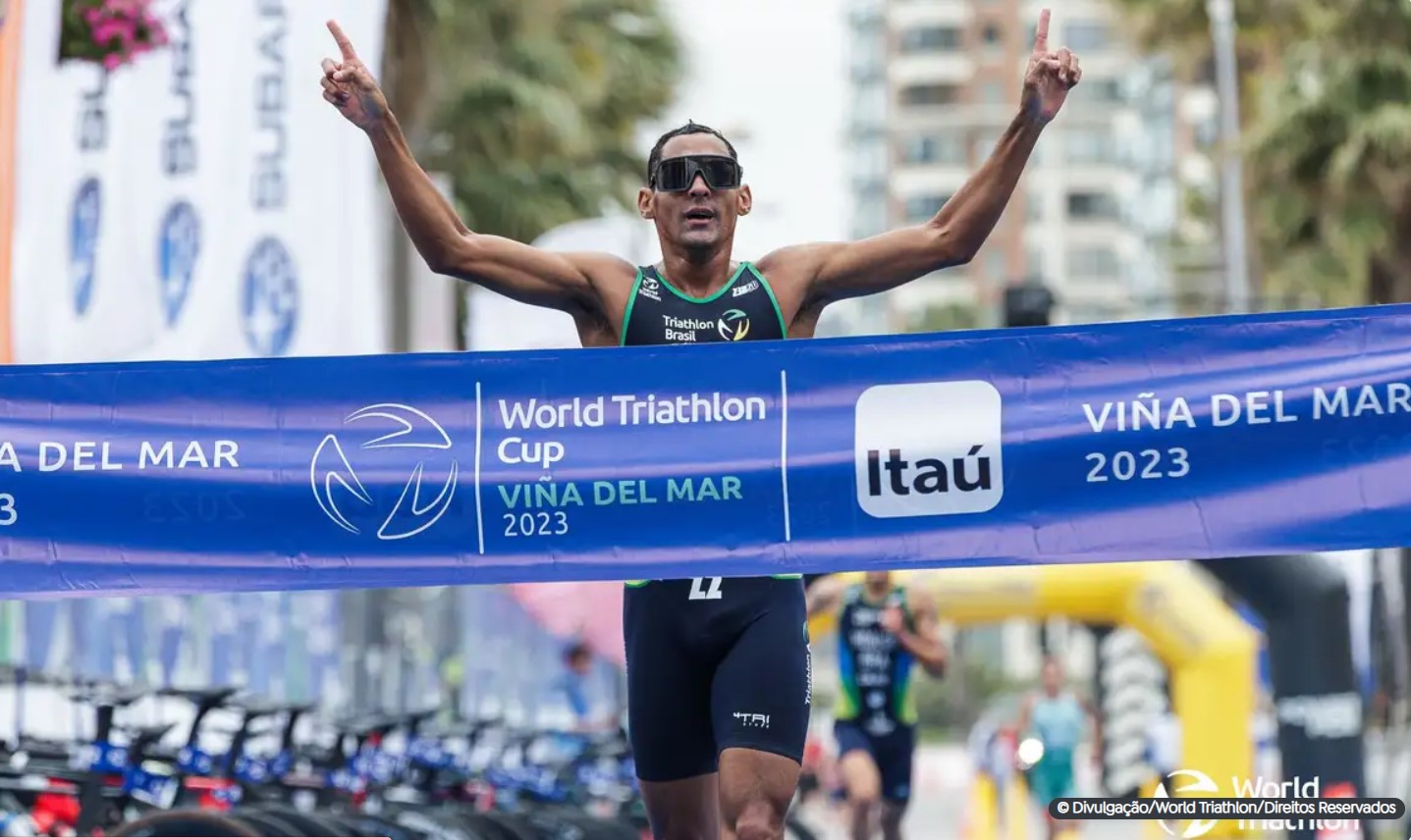 Brasil conquista dobradinha na Copa do Mundo de triatlo