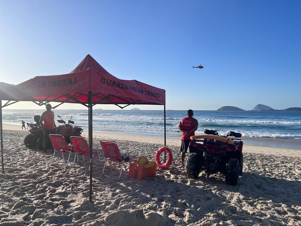 Buscas por adolescente que desapareceu na praia de Ipanema continuam