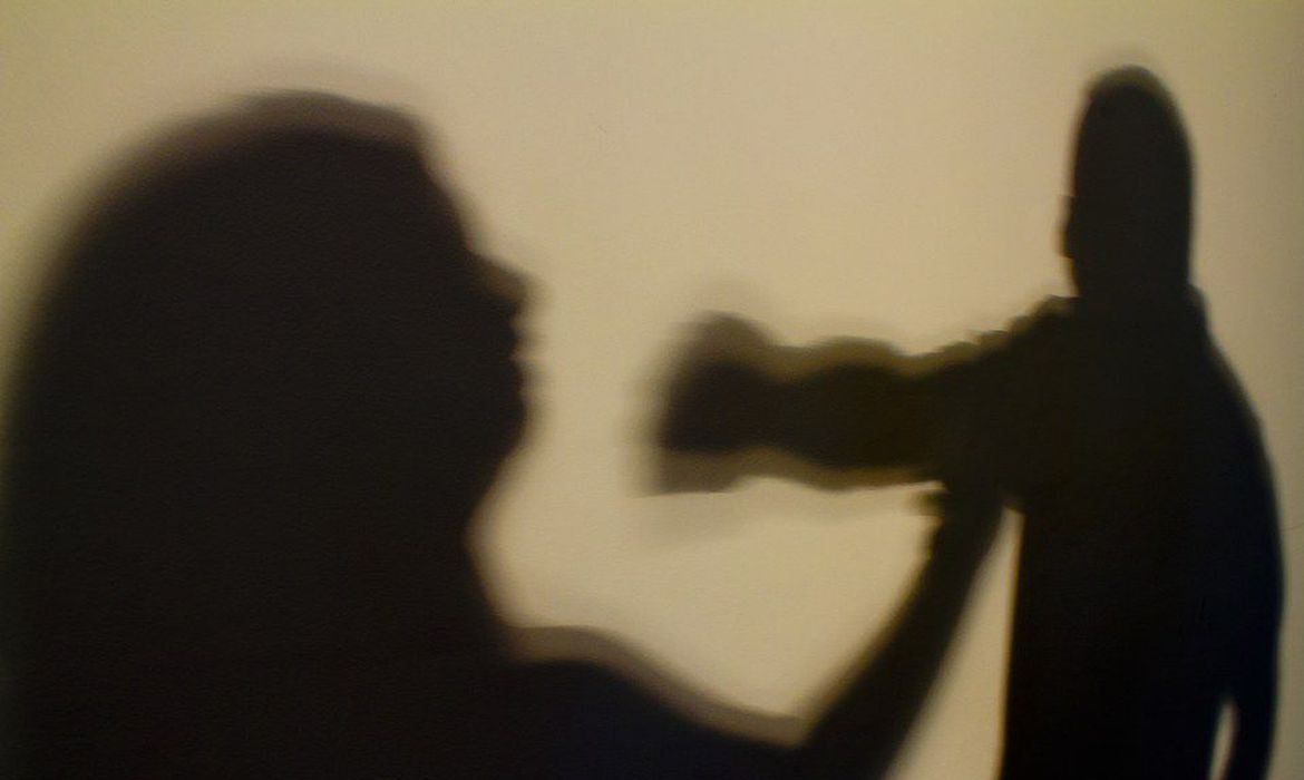 Aumentam os casos de violência contra mulher em Petrópolis