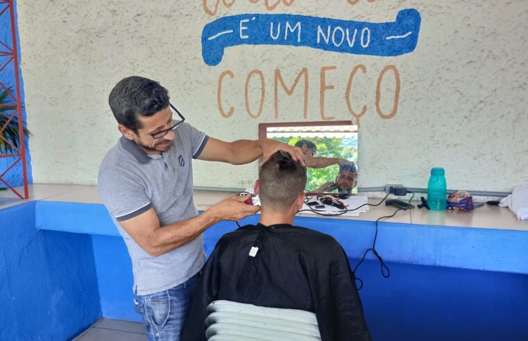 Secretaria Municipal de Assistência Social e Direitos Humanos oferece serviço de corte de cabelo e barba à população vulnerável