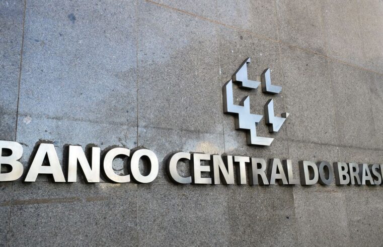 Contas externas têm saldo negativo de US$ 1,4 bilhão em setembro
