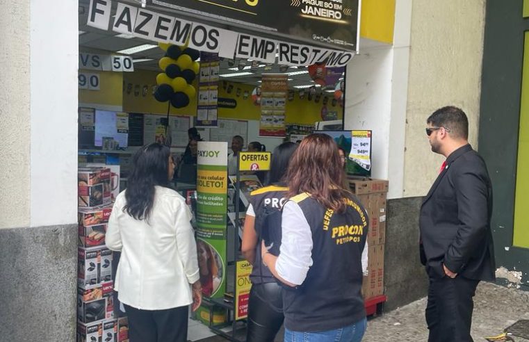 Black Friday: Procon Petrópolis percorre o comércio