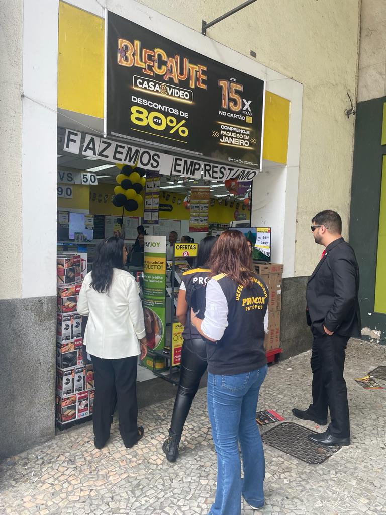 Black Friday: Procon Petrópolis percorre o comércio